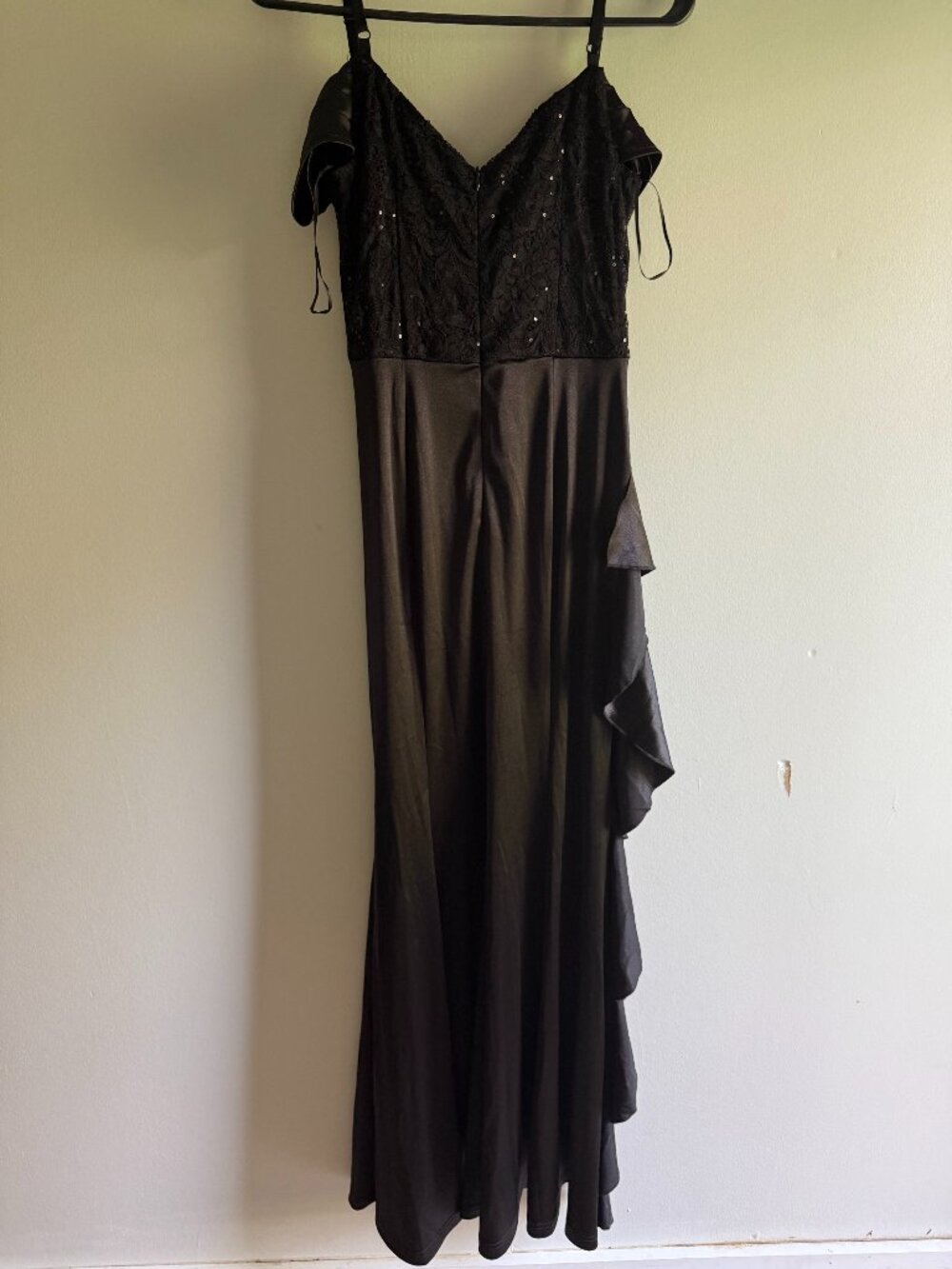NWT Miusol Black Sequin Lace Ruffle Split Satin Formal Maxi Dress Sz M